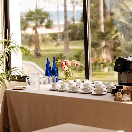 Almirante Otel 3*