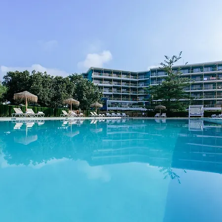 Otel Almirante 3*